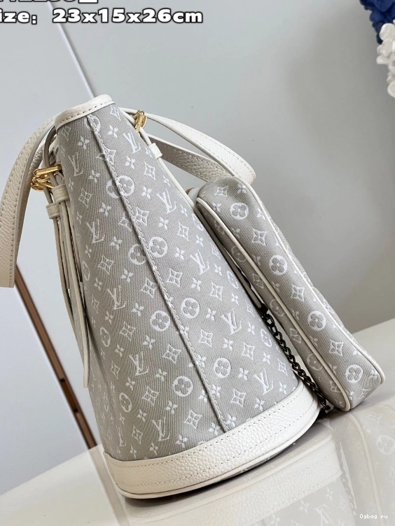 LOUIS VUITTON BUCKET NANO 0823